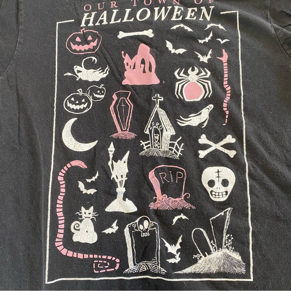 🍓Nightmare Before Christmas Graphic Tee (M) - Picture 3 of 6